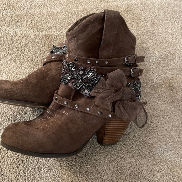 Booties - Picture 2 of 6